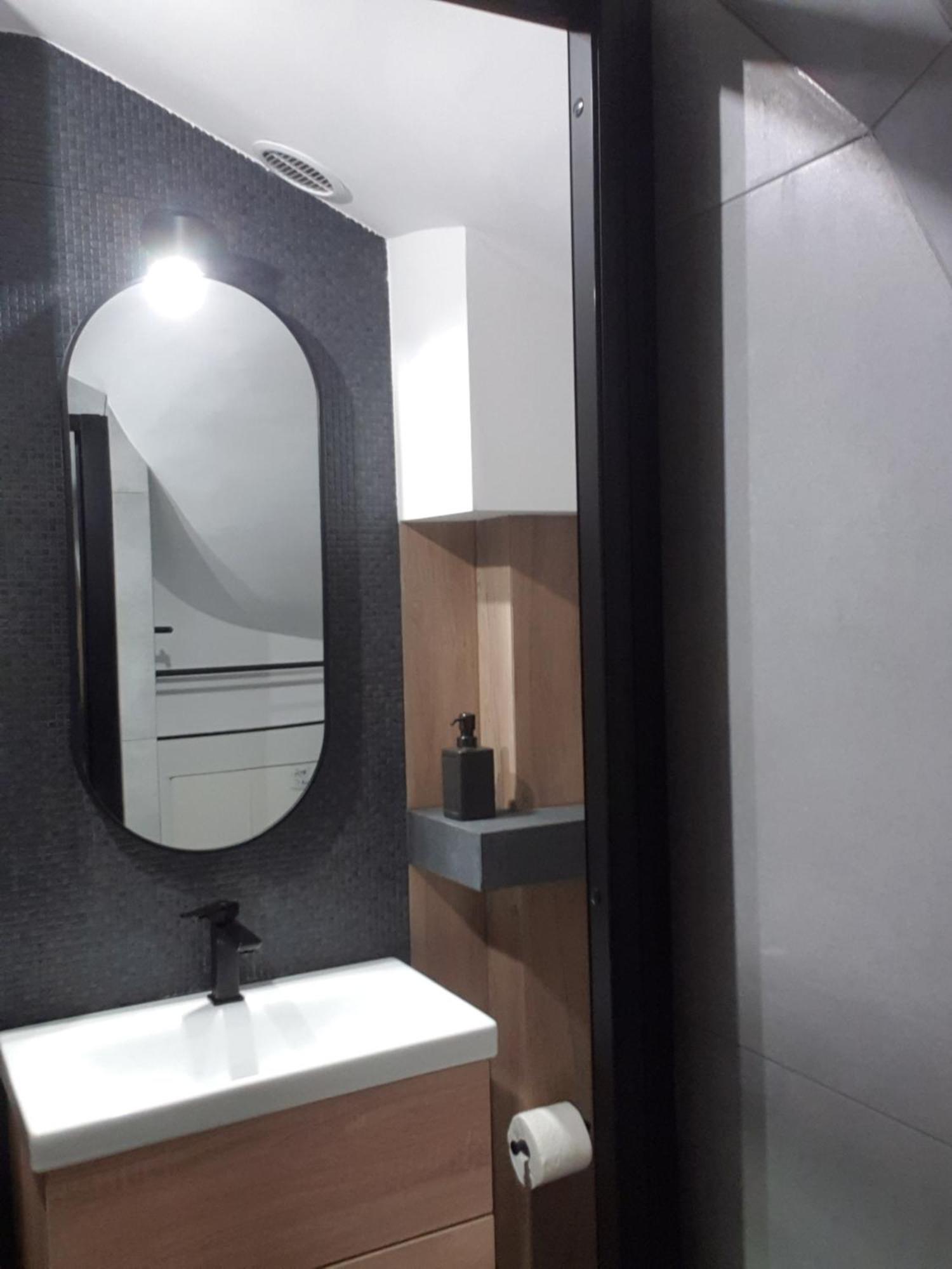 Near The Airport- Apartments Cracovie Extérieur photo